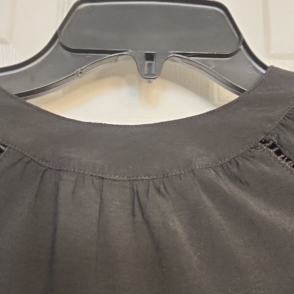 Elegant Black V-Neck Blouse - Picture 9 of 13